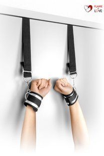 Фіксатор для рук на дверях Fetish Tentation Door swing handcuffs